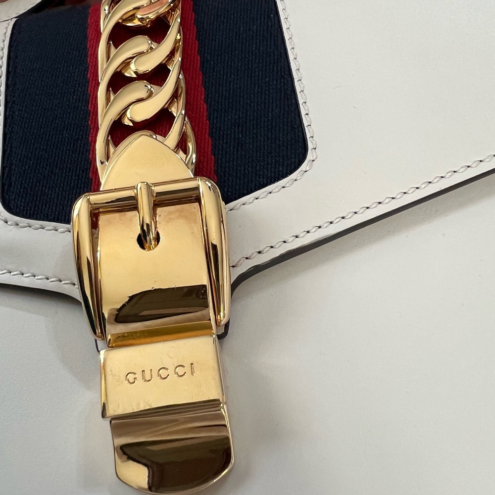 Gucci white small sylvie bag with stripes ribbon. - Picture 8 of 10